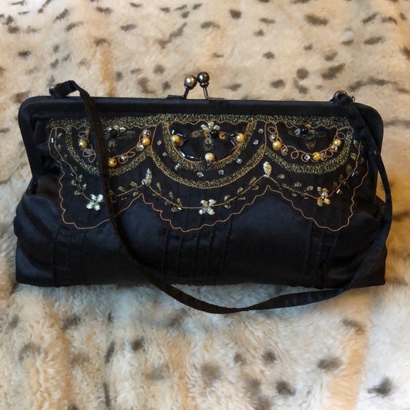 Handbags - 🍁RARE🍁Vintage Silk & Lace embroidered purse